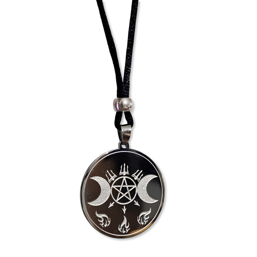 Collana con ciondolo pentacolo