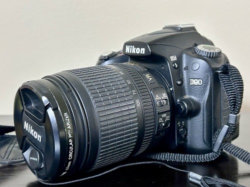 Nikon d90 kit 105mm - kit, 18-105mm