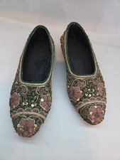 Vintage Lotus Arts De Vivre