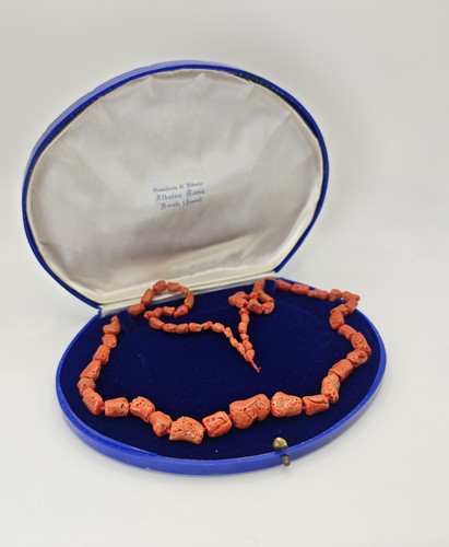 Collana filo corallo rosso - di,