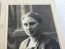 Fotografie, junge Dame, ca