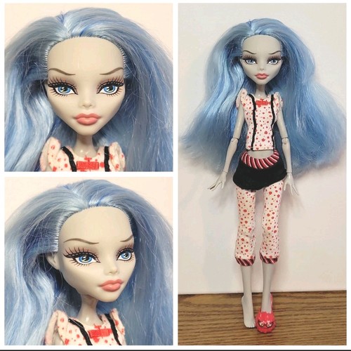 2011 ghoulia yelps - 2011,