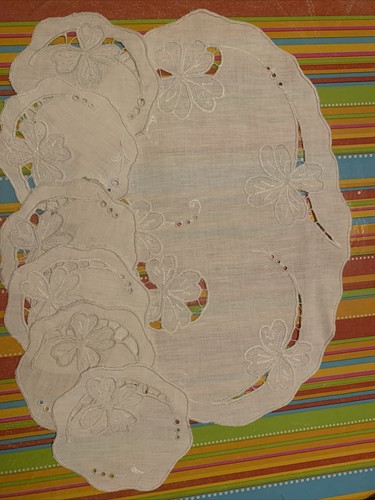 Set centrini soprammobili - (3),