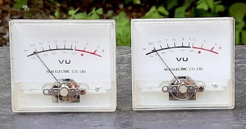 Lot vumetre akai - :,