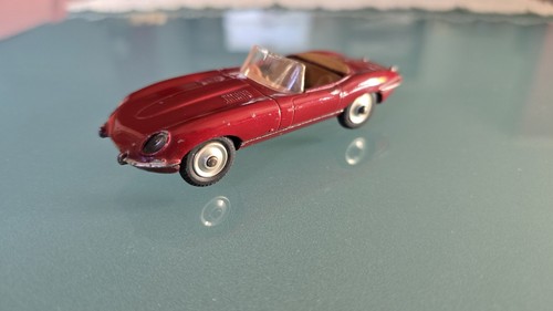 Corgi toys 307 - corgi, e-type