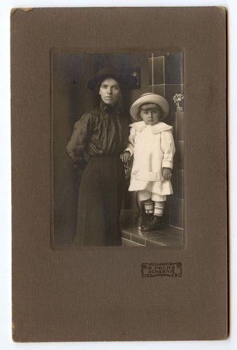 Ritratto donna con bambini - con,