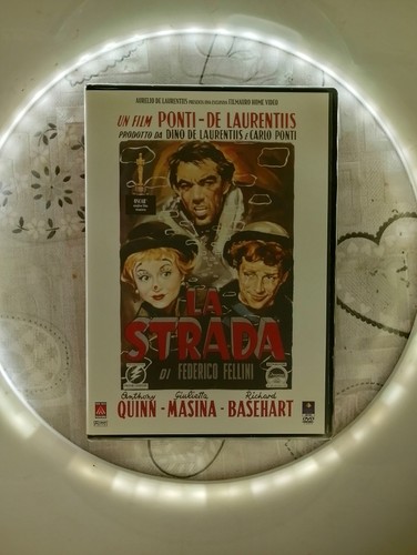 Strada federico fellini - strada,
