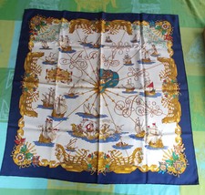 Superbe Carré Foulard Hermès