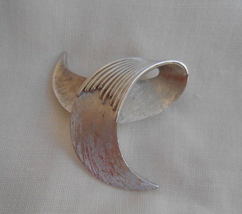 Spilla trifari colore argento - spilla,
