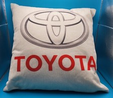 Cuscino TOYOTA (40 cm x 40 cm) Sfoderabile Nuovo con Logo Gigante (PANINARO)