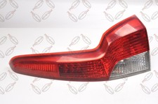 VOLVO V50 Dal 2007 Luce