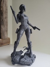  Lara Croft - 2 short Gun New