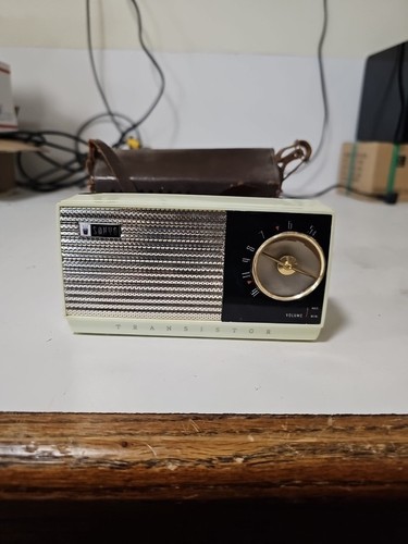Radio transistor sanyo - a,