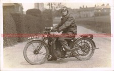 Homme sur une moto 1920-1930 