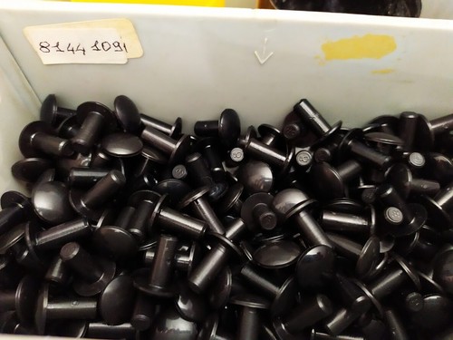 Piolino rivetto ferma plastica - rivetto,