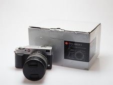 Leica Digilux 3 con obiettivo