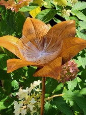 Spina solare da giardino in acciaio inox fiore Paulina fiore in acciaio inox ...