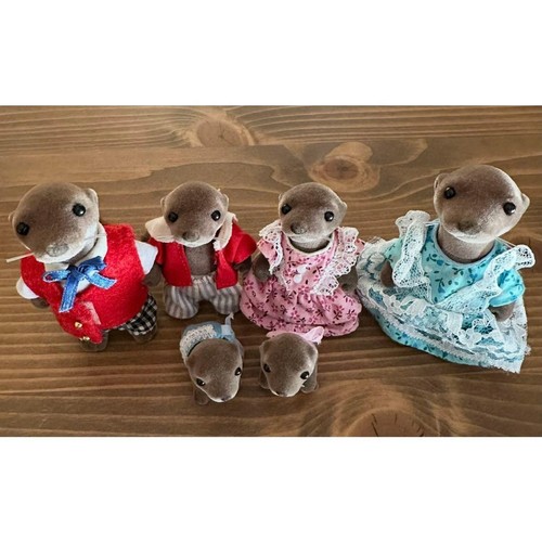 Sylvanian families otter - families,