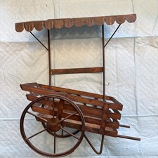 Scultura carrello da giardino