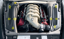 Kit chiusure copri vano motore