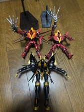 Set Figurine Code Geass Gawain Guren Nishiki Guren Kasho 3 Pezzi da Collezione