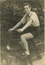 Bellissimo Giovane Uomo IN