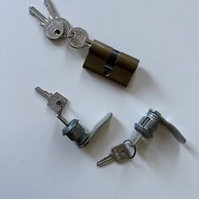 Serratura Per Porte- CISA  Con 3 Chiavi +2 Serrature M.R Con 2 Chiavi Ciascuna