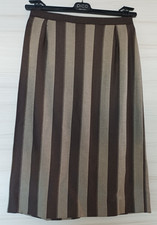 Gonna in pura lana. Linea