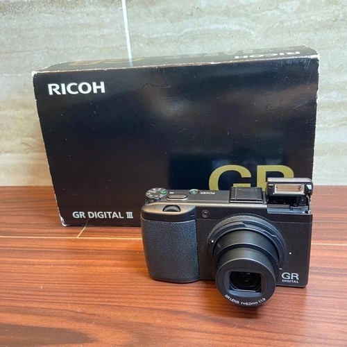 Fotocamera digitale compatta