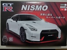Auto radiocomandata Nissan