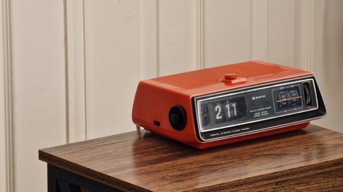 Radio sanyo flip clock rosso - flip, /