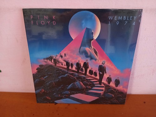 Pink floyd wembley 1974 - pink,