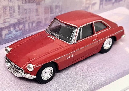 Dinky mgb gt v8 1973 - -,