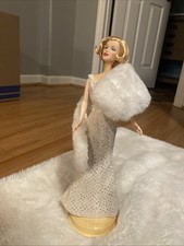 Marilyn Monroe Barbie bambola