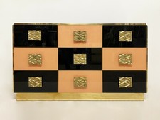 Cassettiera colorata salmone e