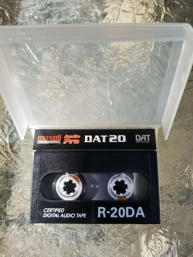 Used maxell 20da - r-20da, tapes