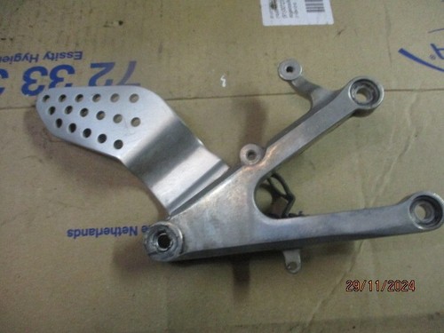 Platine avant droite yzf - droite,