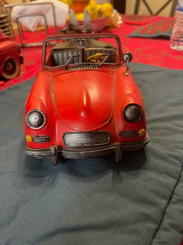 Auto giocattolo latta rossa - in,