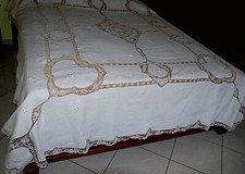 Copriletto matrimoniale di lino con pizzo di Burano • Vintage