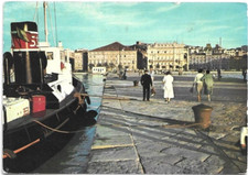 CARTOLINA DI TRIESTE ,RIMORCHIATORE AL MOLO AUDACE  viaggiata 1962