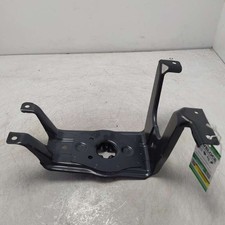 8W0802715 staffa supporto ruota di scorta Audi A4 B9 Avant S-line  2.0 110 KW 20