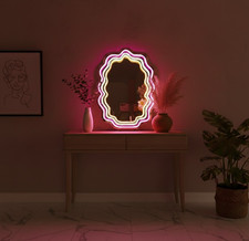 Specchio al neon ondulato