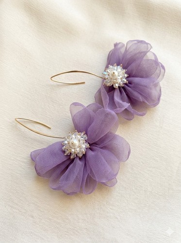 Orecchini pendenti con fiori