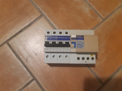 Interruttore trifase - interruttore,