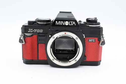 Minolta 700 35mm film slr - x-700,