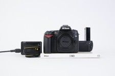 Nikon D90 + MB-D80 (come