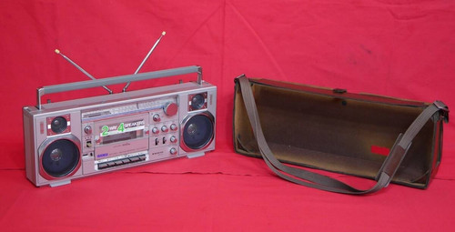 Sanyo radio cassette - mr-v8,