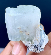 Cristallo di morganite