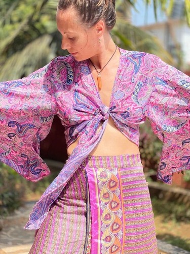 Short kimono with wide - kimono,