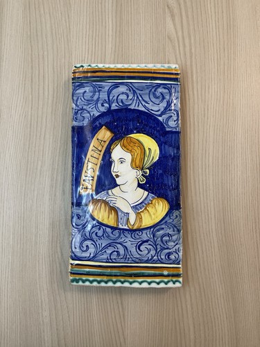 Mattonella maiolica di - in,
